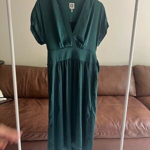 Anne Klein Green Midi Sundress with V-Neck and Dolman Sleeves